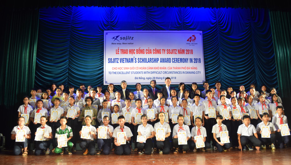 Award ceremony in Da Nang City