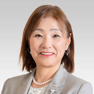 取締役 専務CDO兼CIO 荒川 朋美