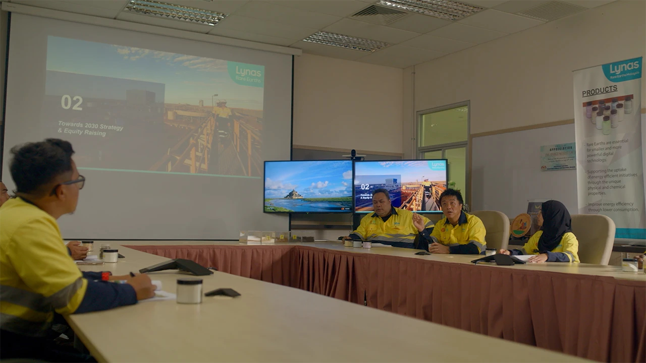 ライナスが持つ生産技術と双日が持つ需要家のニーズをマッチさせることで、高品質なレアアースの長期安定供給を実現している